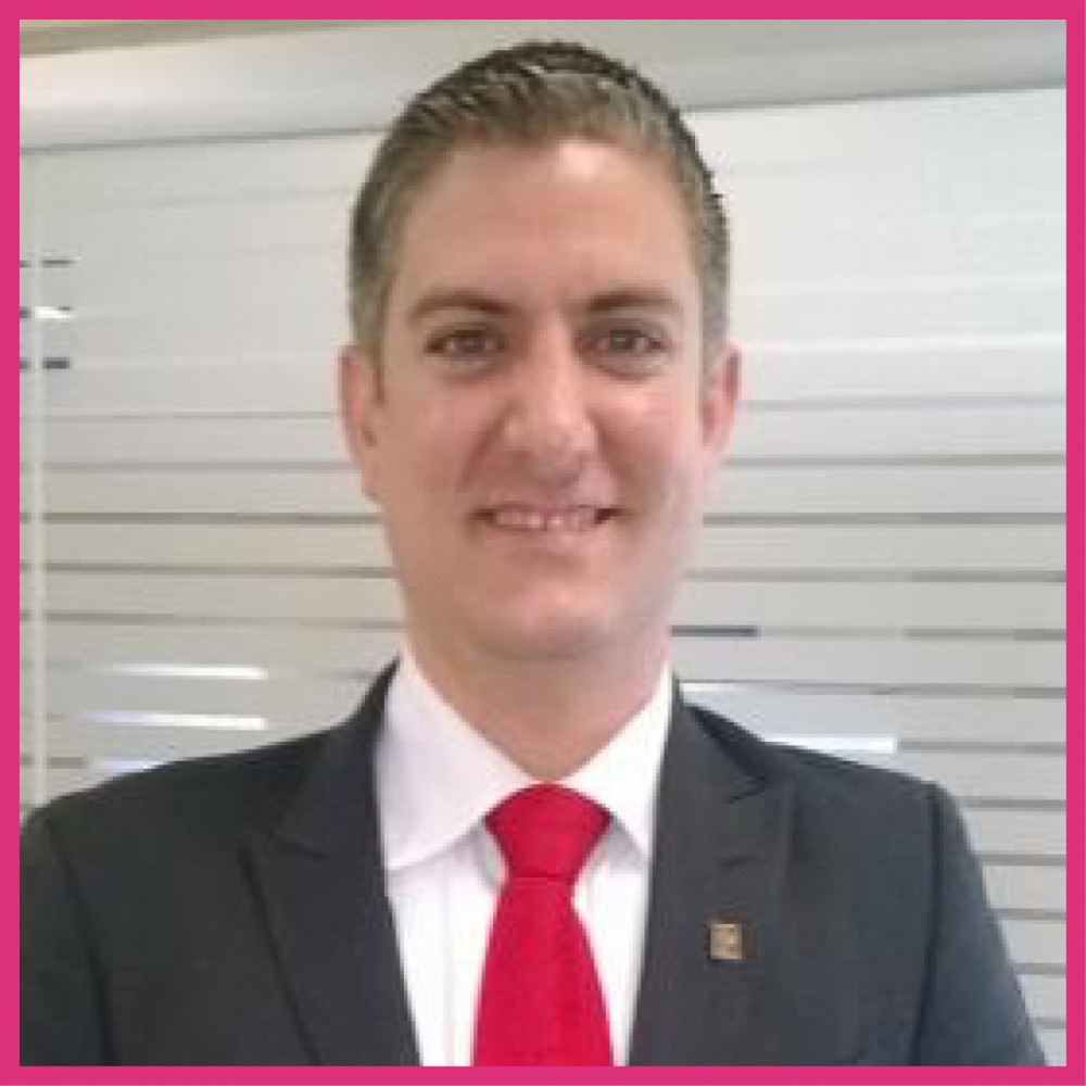 Dr. Edgar Armando Morales Flores